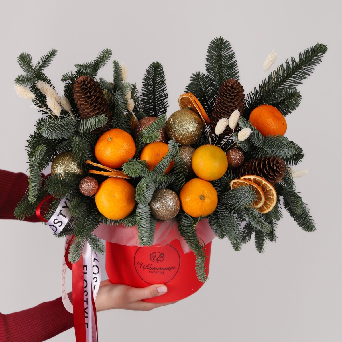 novogodnyaya kompoziciya s mandarinami v korobke 6